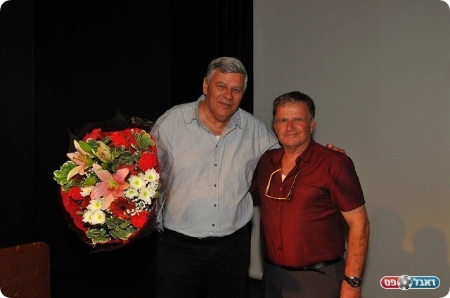 ישראל אביטל יחד עם צביקה גנדלמן ראש עירית חדרה